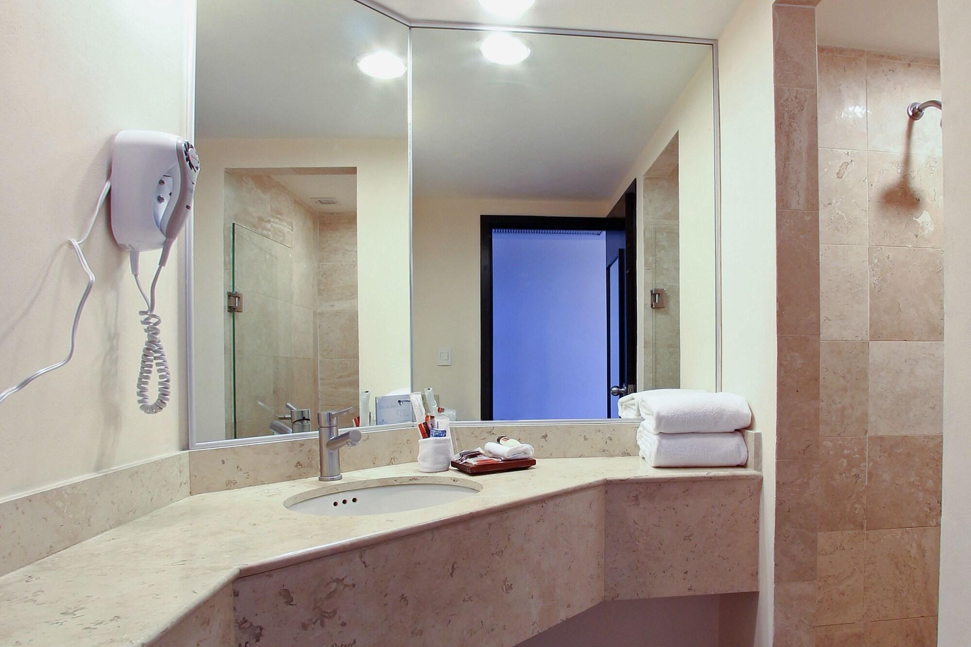 Fiesta Inn Express Дуранго Екстериор снимка